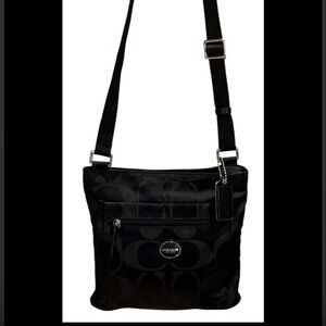 Coach Black Getaway Signature Nylon 
Crossbody/Shoulder Bag F77408